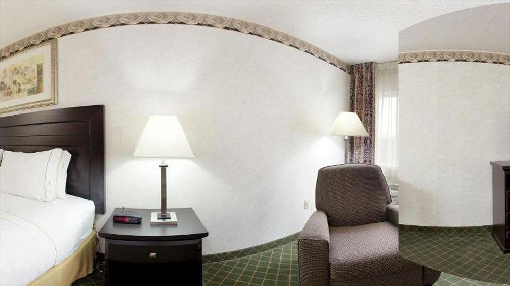 Holiday Inn Express & Suites Chicago-Libertyville By Ihg Bagian luar foto