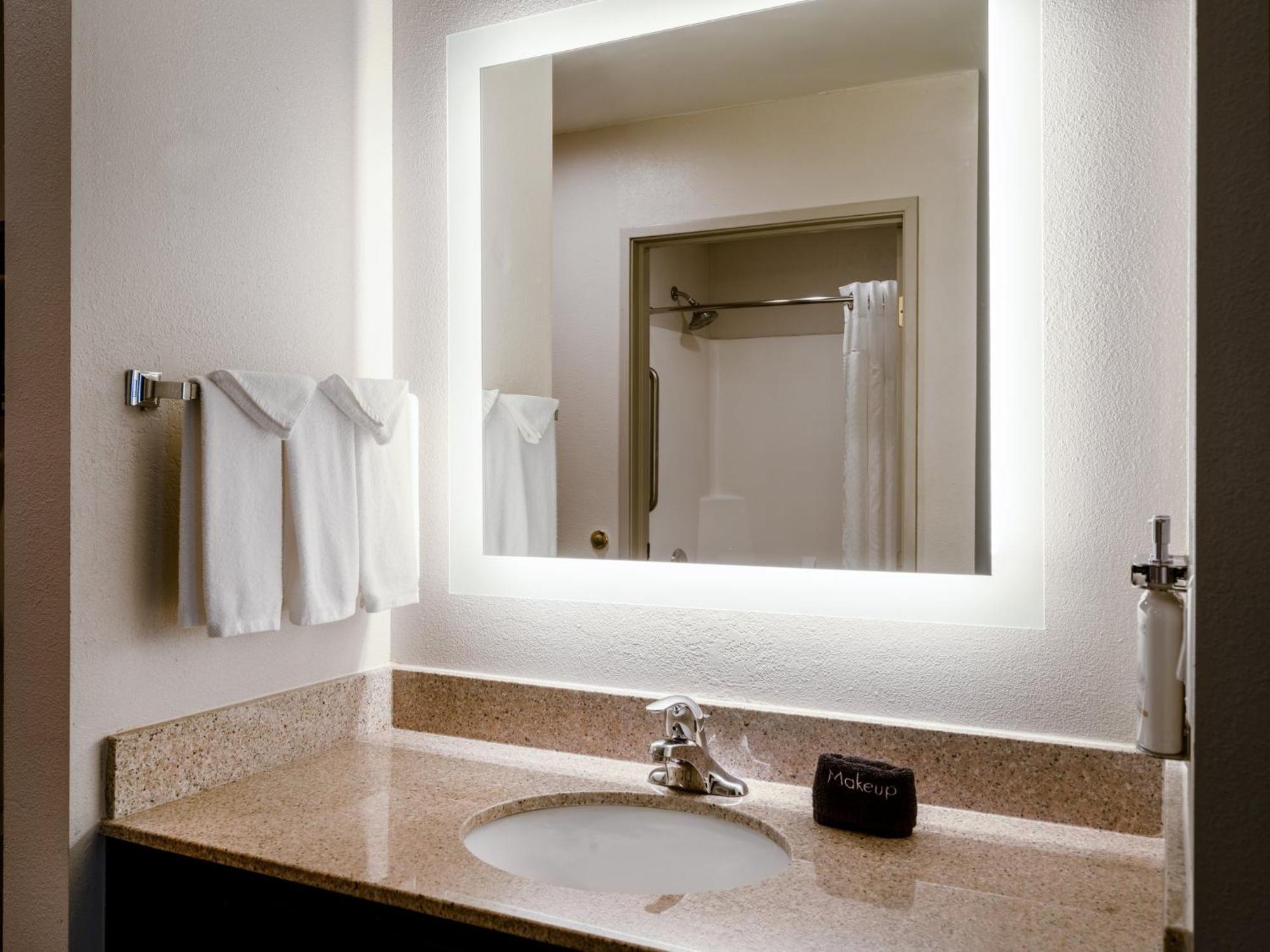 Holiday Inn Express & Suites Chicago-Libertyville By Ihg Bagian luar foto